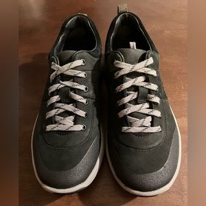 Clarks Wave Walk waterproof shoe size 5